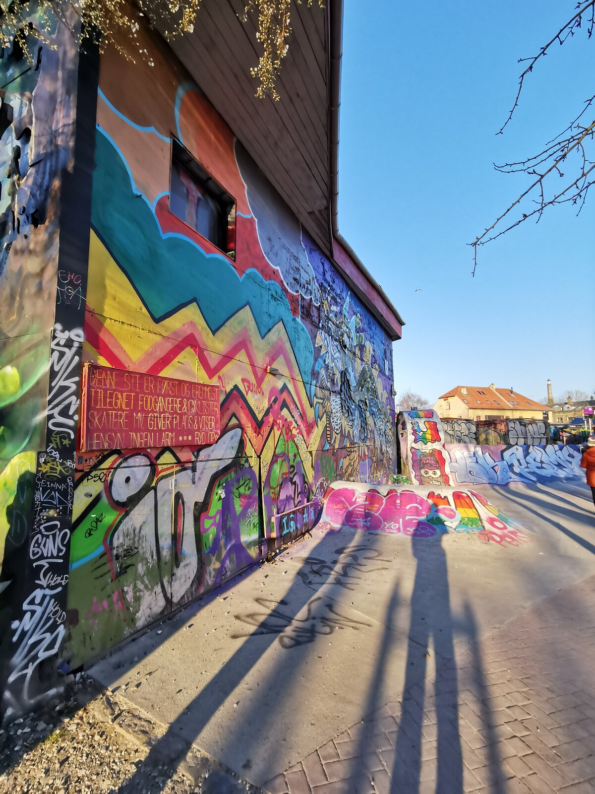 The wall right after the entrance